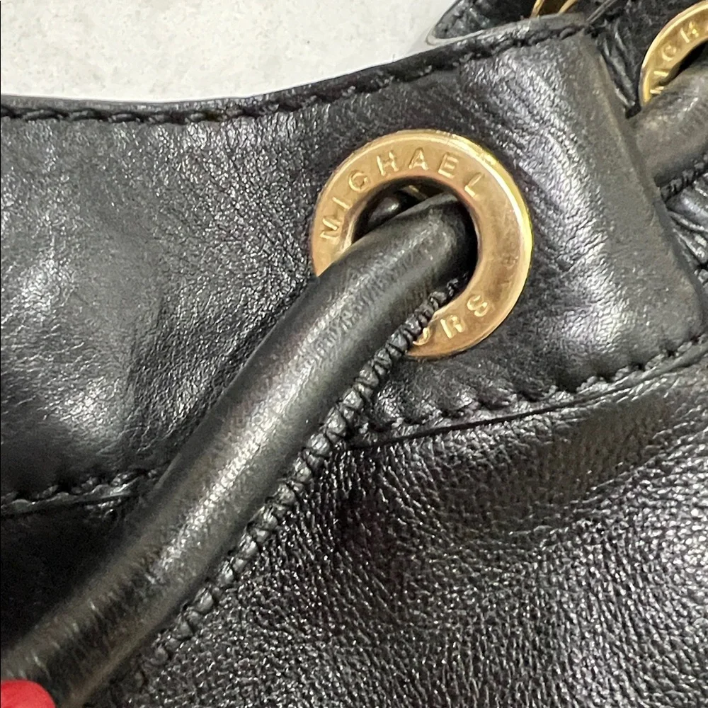 MICHAEL KORS BEAUTIFUL Black Pebbled Leather StudsTote Bag GREAT CONDITION - Picture 6 of 16